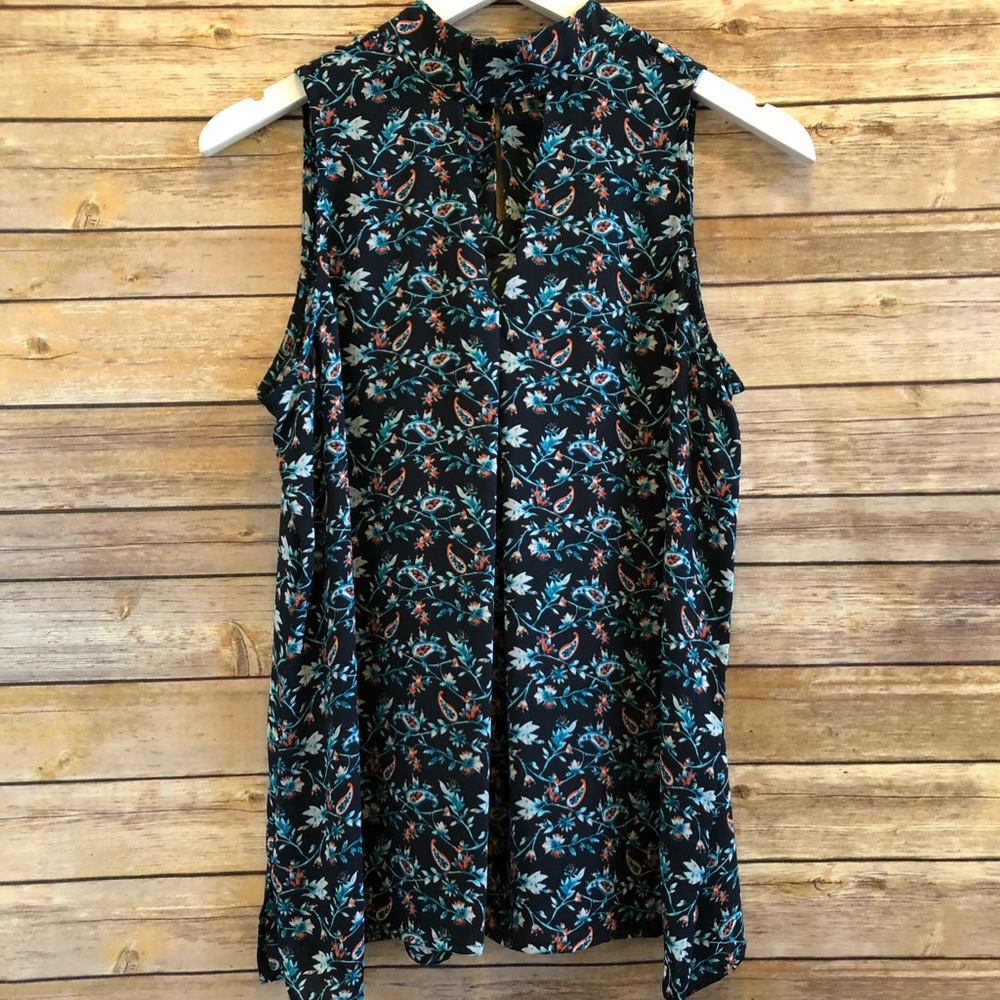 Violet & Claire Floral Sleeveless Blouse Size Small NWT